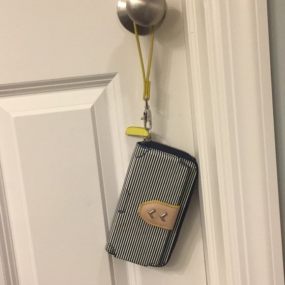 Madison tech Stella and Dot wristlet. New!! - Picture 1 of 4